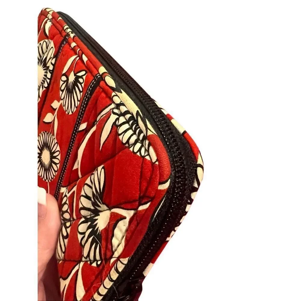 Vera Bradley Womens Quilted Floral Deco Daisy Zip Around Wallet Red OS